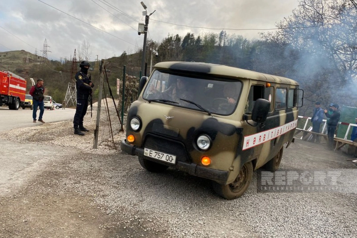 Şuşada erməni təxribatı nəticəsində yaralanan hərbçilərimiz Laçın yolu ilə təxliyə olunublar - FOTO/VİDEO